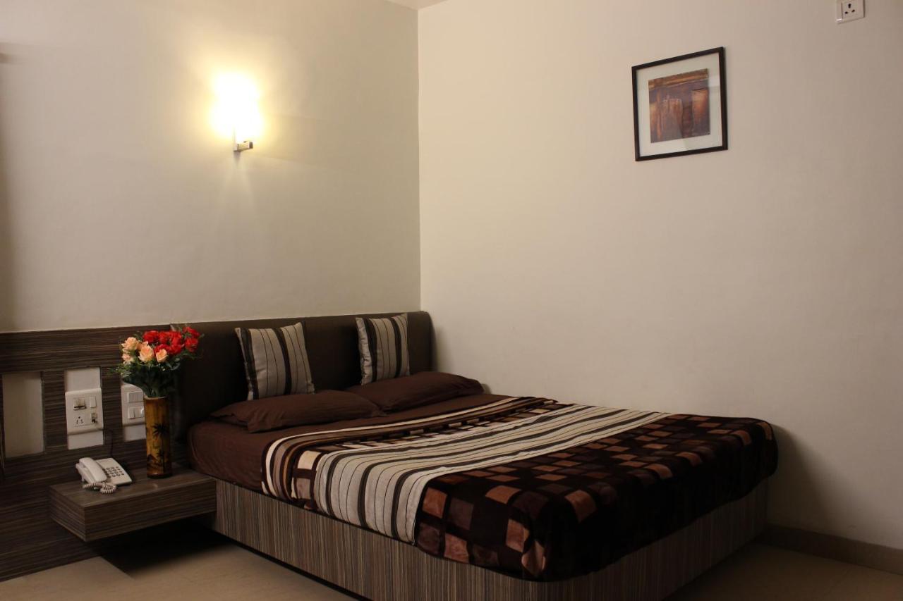 Hotel Rama Executive ماهاباليشوار المظهر الخارجي الصورة