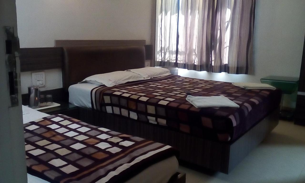 Hotel Rama Executive ماهاباليشوار المظهر الخارجي الصورة