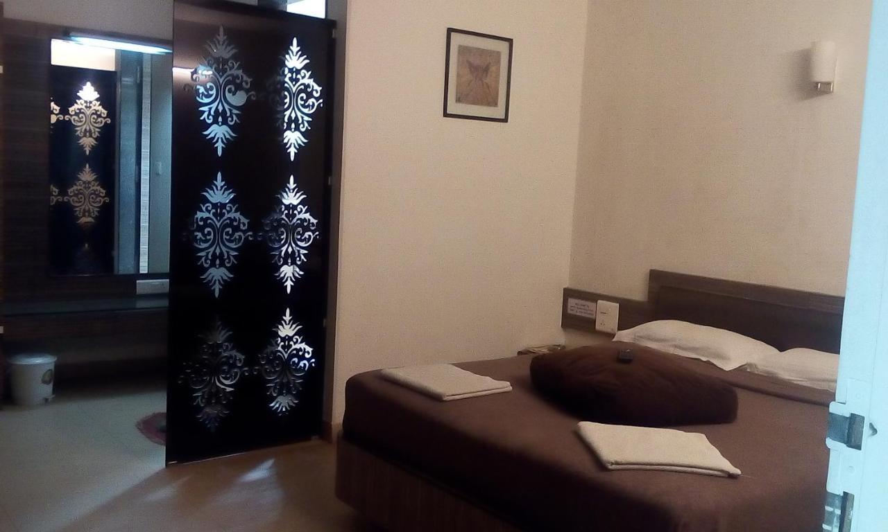 Hotel Rama Executive ماهاباليشوار المظهر الخارجي الصورة