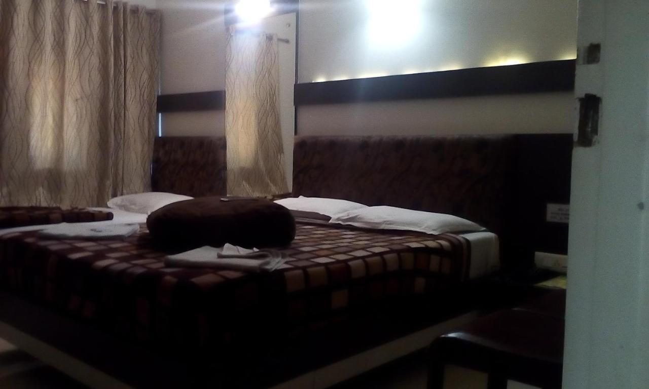 Hotel Rama Executive ماهاباليشوار المظهر الخارجي الصورة